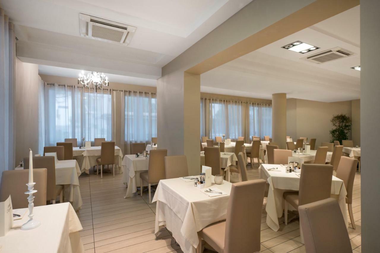 Hotel Fiamma & Spa Cesenatico Exterior foto